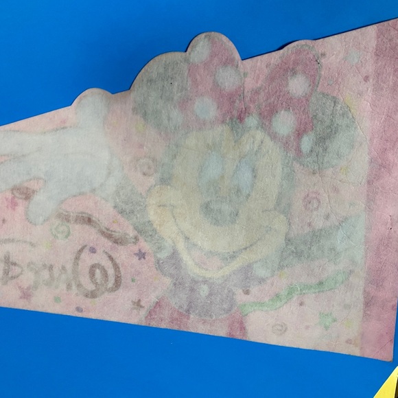 WALT DISNEY WORLD VINTAGE 90’s MINNIE MOUSE PINK SOUVENIR PENNANT FLAG LG 30” - Picture 11 of 12